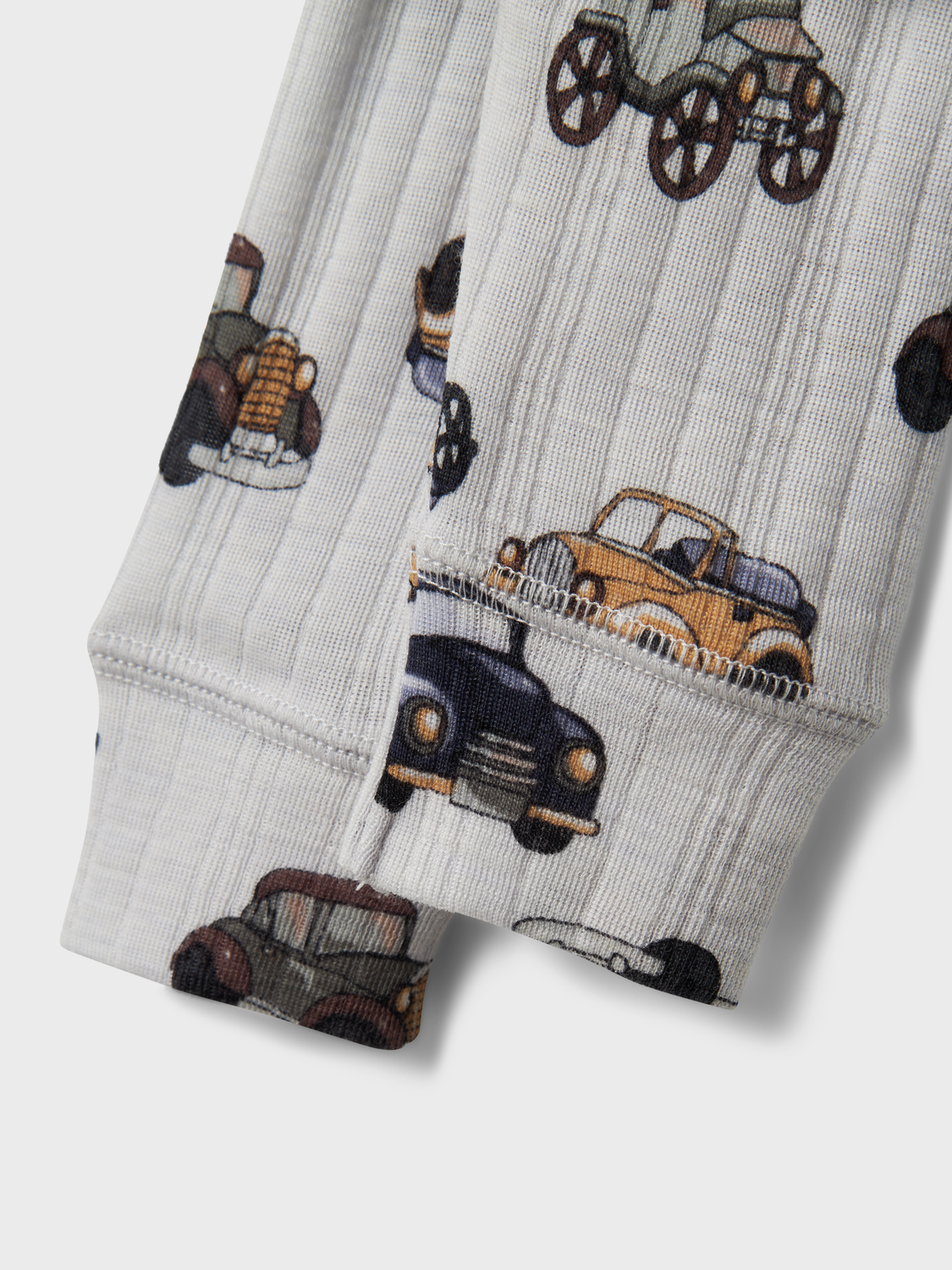 model_shot-front_full